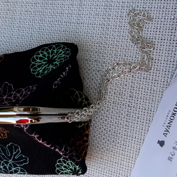 Ayanokoji Clutch Purse - Picture 4 of 10